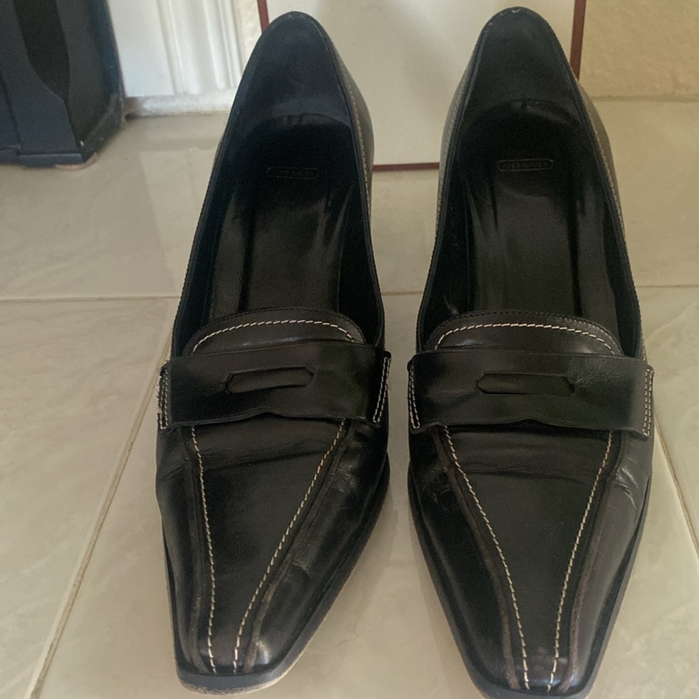 Coach Ally Baby Calf Black leather pump. Made in Italy